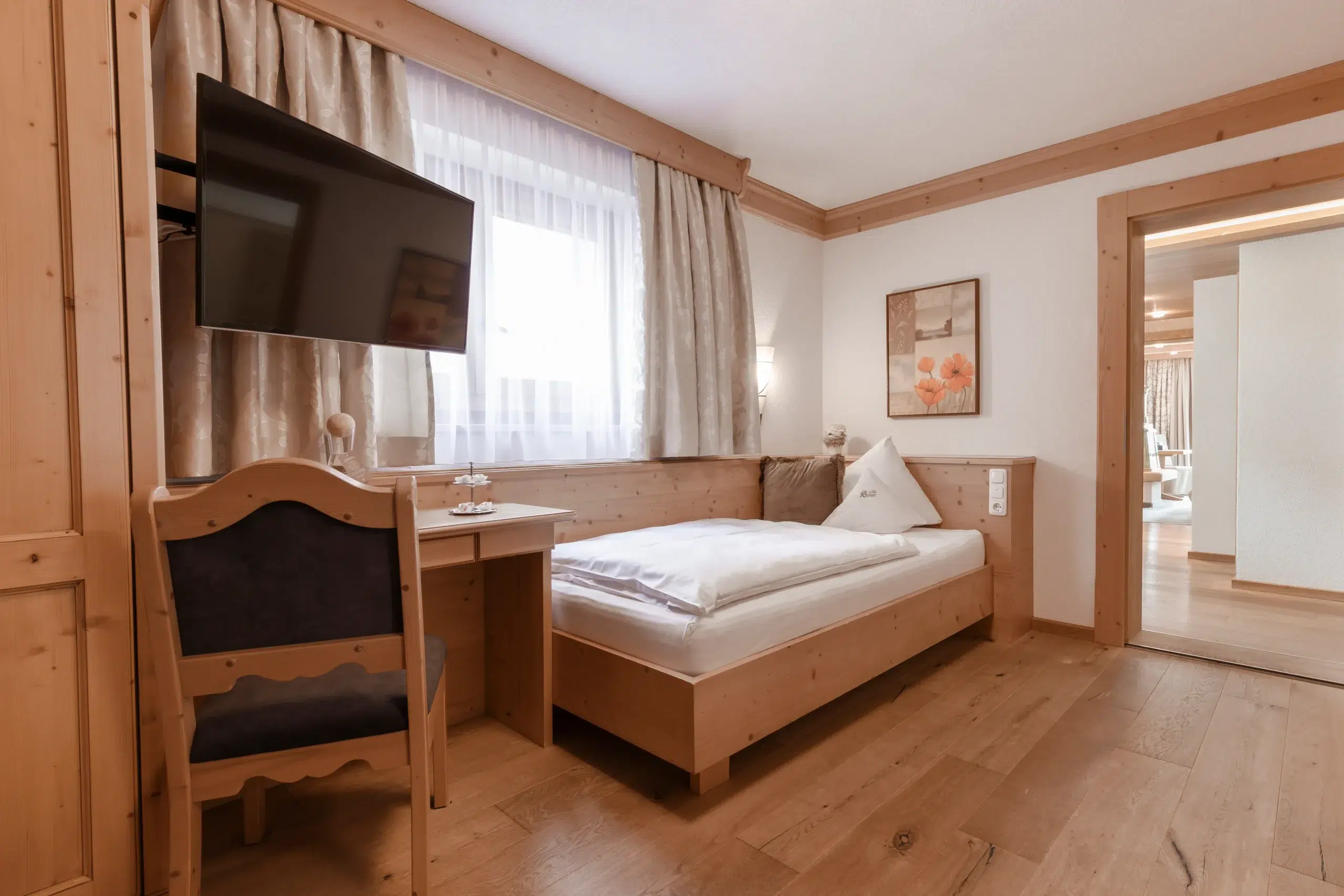 Sonne Ischgl Zimmer Suite Bergkristal 05
